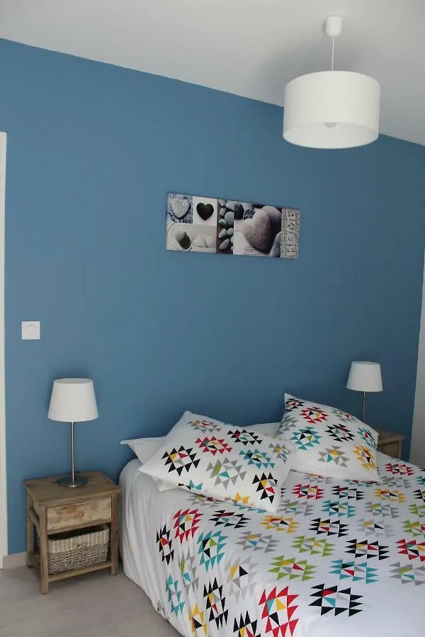 Holiday home Aux Chants Des Oiseaux Saint-Pierre-de-Plesguen