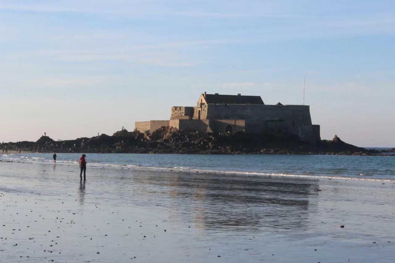 Aux Chants Des Oiseaux Saint-Pierre-de-Plesguen Holiday home