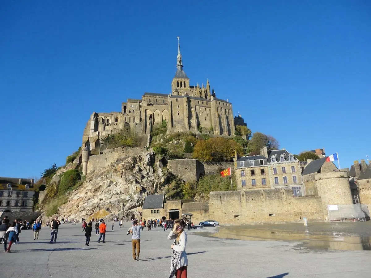 Holiday home Aux Chants Des Oiseaux Saint-Pierre-de-Plesguen